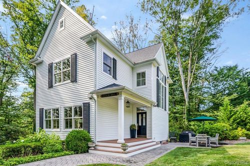 69 Southdown Rd, Huntington, NY, 11743-2551 | Card Image