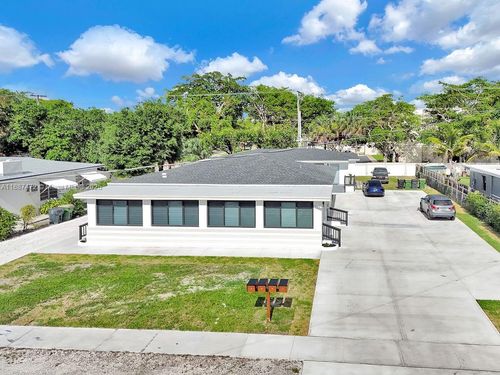 12400 Ne 11th Ct, North Miami, FL, 33161-5845 | Card Image