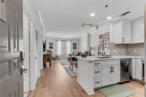 1020-1101 Juniper St Ne, Atlanta, GA, 30309-7665 | Card Image