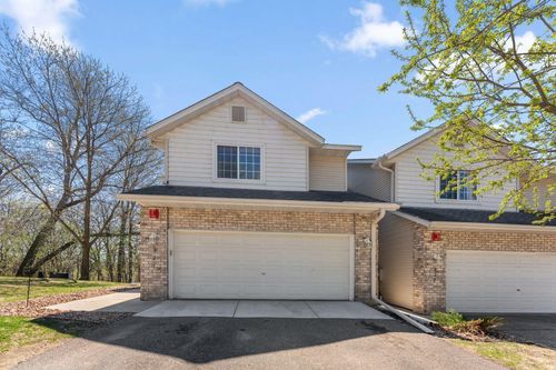 325 Pleasant Ln, Chaska, MN, 55318-3417 | Card Image