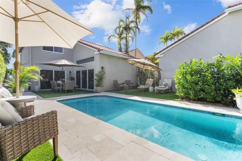 1105 Pin Oak St, Hollywood, FL, 33019-4841 | Card Image