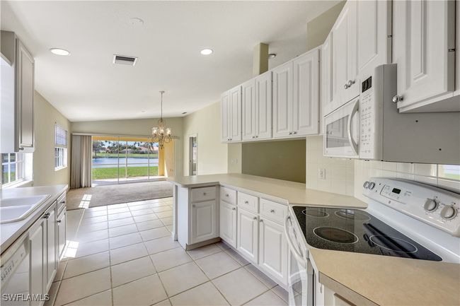 4255 Redonda Ln, House attached with 2 bedrooms, 2 bathrooms and null parking in NAPLES FL | Image 8
