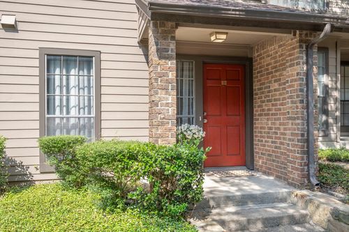 1105-9910 Royal Ln, Dallas, TX, 75231-1823 | Card Image