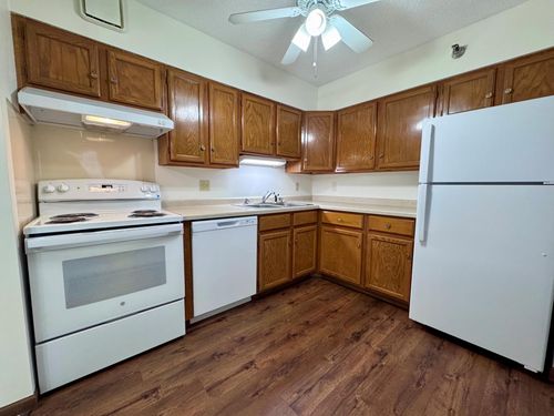 apt-502-7600 Golden Valley Rd, Golden Valley, MN, 55427-4559 | Card Image