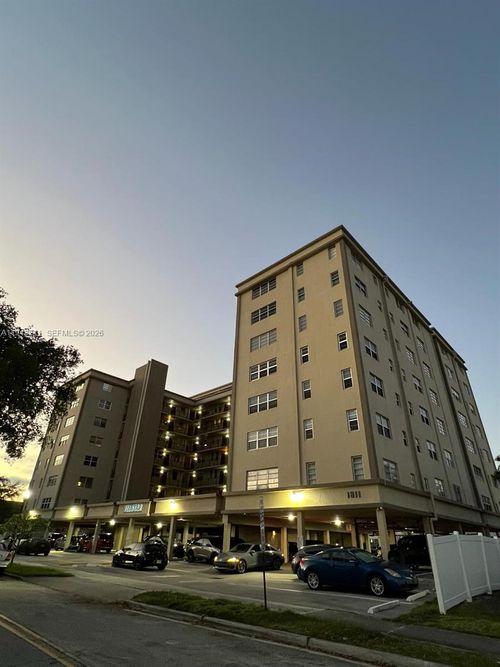 apt-602-1811 Jefferson St, Hollywood, FL, 33020-5457 | Card Image