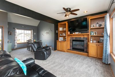 1407 Maple Drive, Home with 4 bedrooms, 2 bathrooms and null parking in Adel IA | Image 3