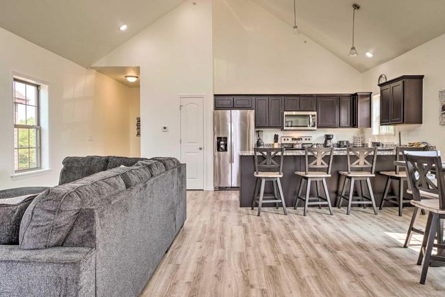 Open Floor Plan | Image 24