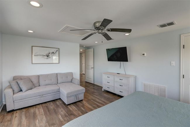 1010 First St Street, House other with 6 bedrooms, 4 bathrooms and 8 parking in Bayside TX | Image 33