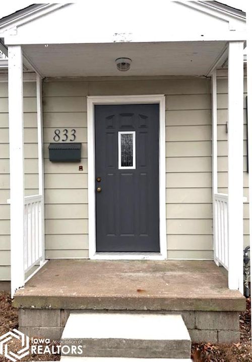 833 Filmore St, Ottumwa, IA, 52501-2131 | Card Image