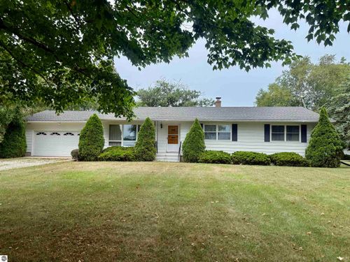 3509 E Saint Charles Road, Ithaca, MI, 48847 | Card Image