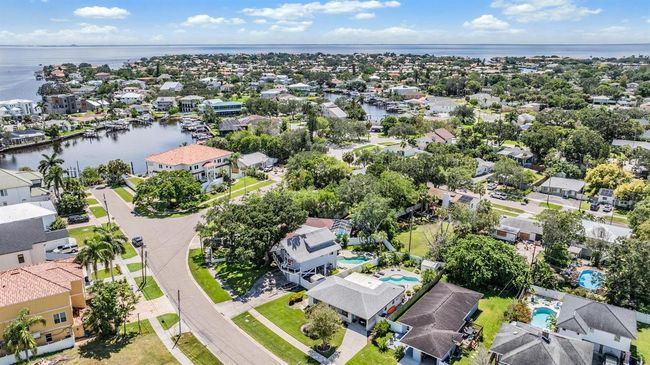 1816 Bayou Grande Blvd Ne, House other with 3 bedrooms, 2 bathrooms and null parking in St Petersburg FL | Image 28