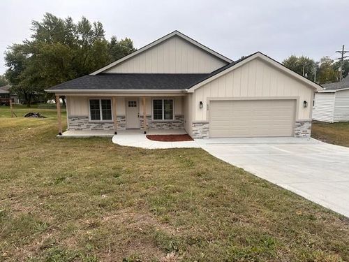 606 E 3rd St, Cameron, MO, 64429-1950 | Card Image