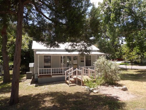 493 W Jahn St, New Braunfels, TX, 78130 | Card Image