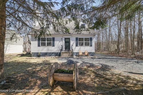 8138 Pecan Ter, Tobyhanna, PA, 18466-7970 | Card Image