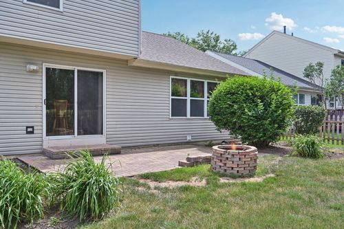 561 Ryegrass Trl, Aurora, IL, 60504-4233 | Card Image