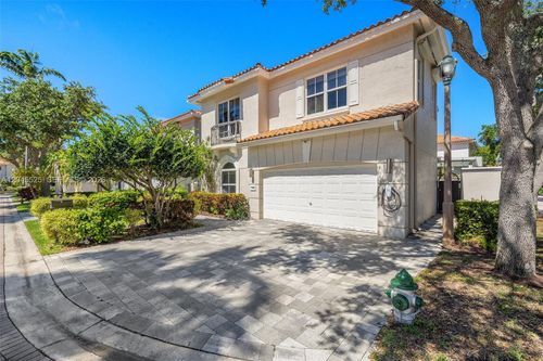 1549 Shoreline Way, Hollywood, FL, 33019-5011 | Card Image
