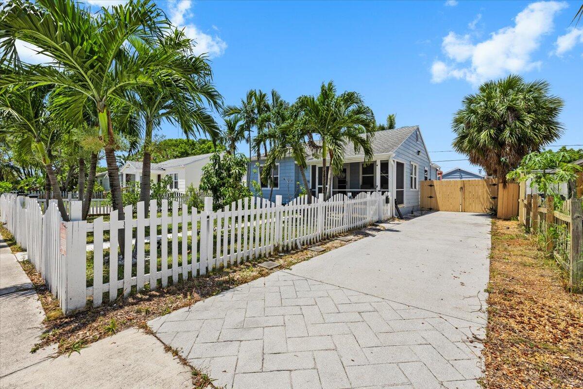Residential in Lake Worth Beach