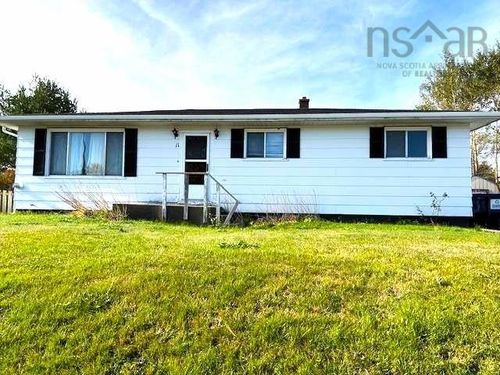 11 Tamarac Dr, Port Hawkesbury, NS, B9A3E6 | Card Image