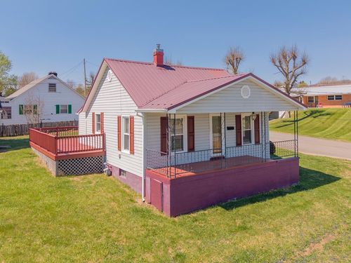 905 W Franklin St, Wytheville, VA, 24382-2433 | Card Image