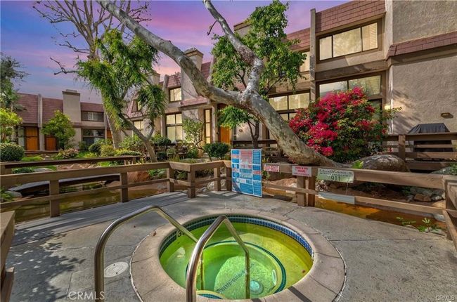 176 - 9000 Vanalden Ave, Townhouse with 2 bedrooms, 3 bathrooms and 2 parking in Northridge CA | Image 26