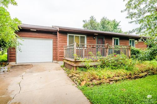 1708 Lilac Ln, Wamego, KS, 66547-1276 | Card Image