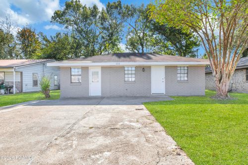 103 Linares Dr, Carencro, LA, 70520-4523 | Card Image