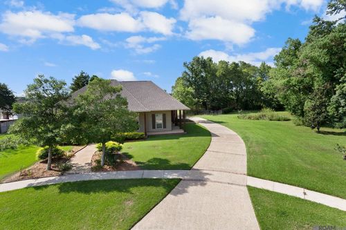 4279 Cypress Pointe Dr, Zachary, LA, 70791-7352 | Card Image