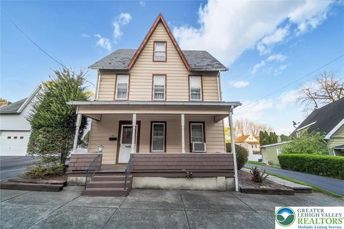 115 S Whitfield St, Nazareth, PA, 18064-2150 | Card Image
