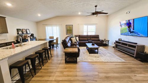 1702 Chevington Chase, Tipp City, OH, 45371-0020 | Card Image