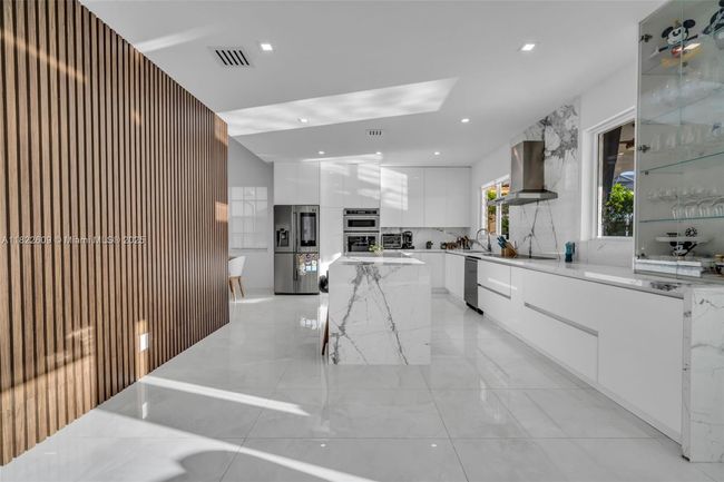 942 Lavender Cir, House other with 4 bedrooms, 3 bathrooms and null parking in Weston FL | Image 20