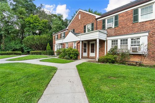 17-17 Robins Cres, New Rochelle, NY, 10801-1003 | Card Image