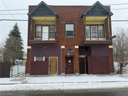 11809 Union Ave, Cleveland, OH, 44105-7802 | Card Image