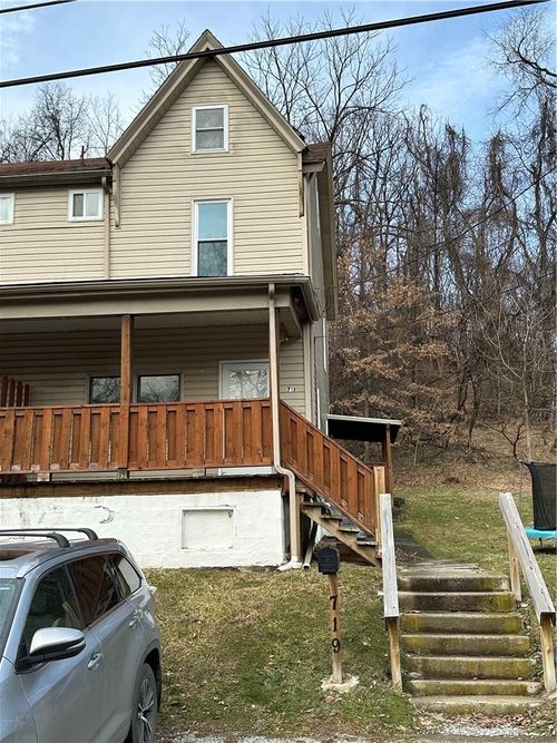 719 Stella St, Jeannette, PA, 15644-1364 | Card Image