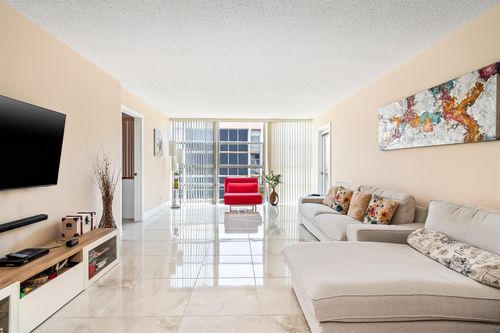 apt-410-2000 Atlantic Shores Blvd, Hallandale Beach, FL, 33009-3706 | Card Image