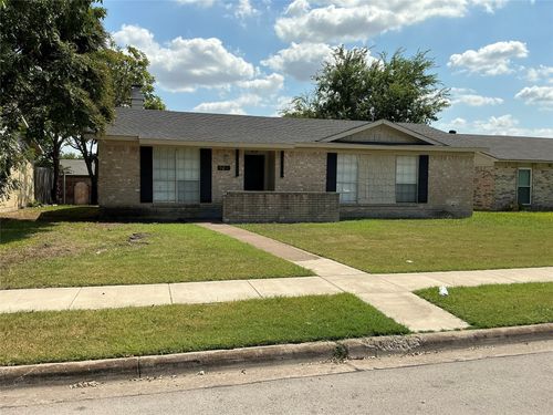 904 Valley View Dr, Allen, TX, 75002-3210 | Card Image