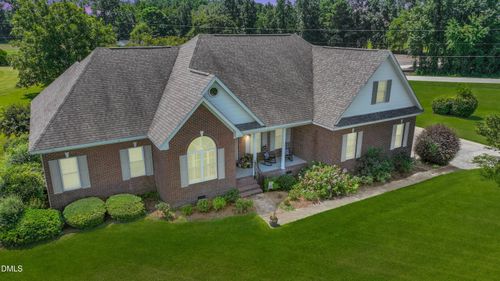 115 Hunters Walk Ln, Clinton, NC, 28328-9215 | Card Image