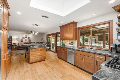 489 La Costa Ave, Encinitas, CA, 92024-1114 | Card Image