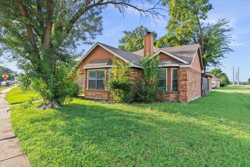 1700 Wheatfield Dr, Mesquite, TX, 75149-6846 | Card Image