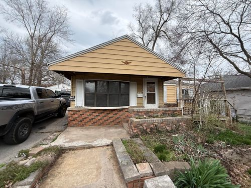 2805 W Olive St, Springfield, MO, 65802-4623 | Card Image