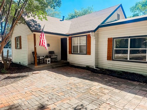 212 Penn St, Waxahachie, TX, 75165-2665 | Card Image