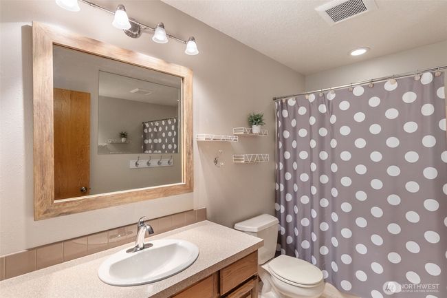 Lower level full bath | Image 30