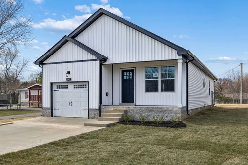 240 Arkansas Ave, Oak Grove, KY, 42262-9405 | Card Image