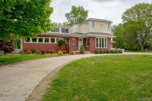 622 Sunningdale Dr, Grosse Pointe Woods, MI, 48236-1628 | Card Image