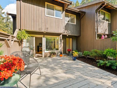 2026 Purcell Way, North Vancouver, BC, V7J3K3 | Card Image