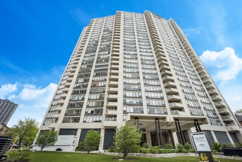 1405-3930 N Pine Grove Ave, Chicago, IL, 60613-5507 | Card Image