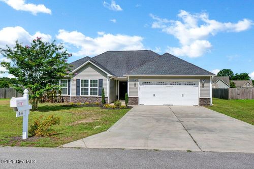 146 Prelude Dr, Richlands, NC, 28574-8476 | Card Image
