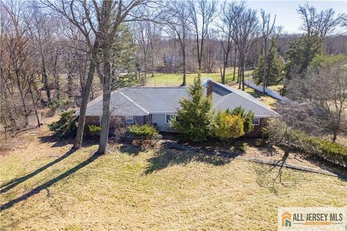 377 New Dover Rd, Colonia, NJ, 07067-2712 | Card Image