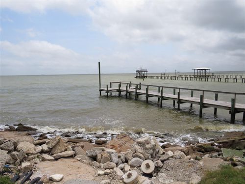 735 5th St, Dickinson, TX, 77539-2872 | Card Image