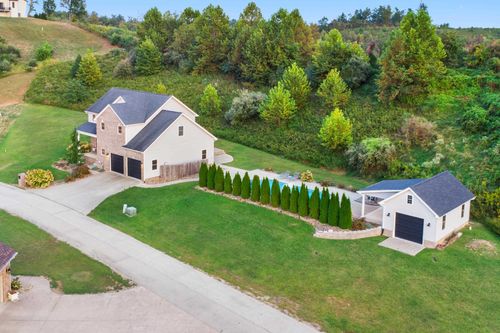 3698 Brody Ln, Ashland, KY, 41102-7884 | Card Image