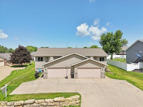 310-308-310 Redruth Dr, Dodgeville, WI, 53533-2206 | Card Image